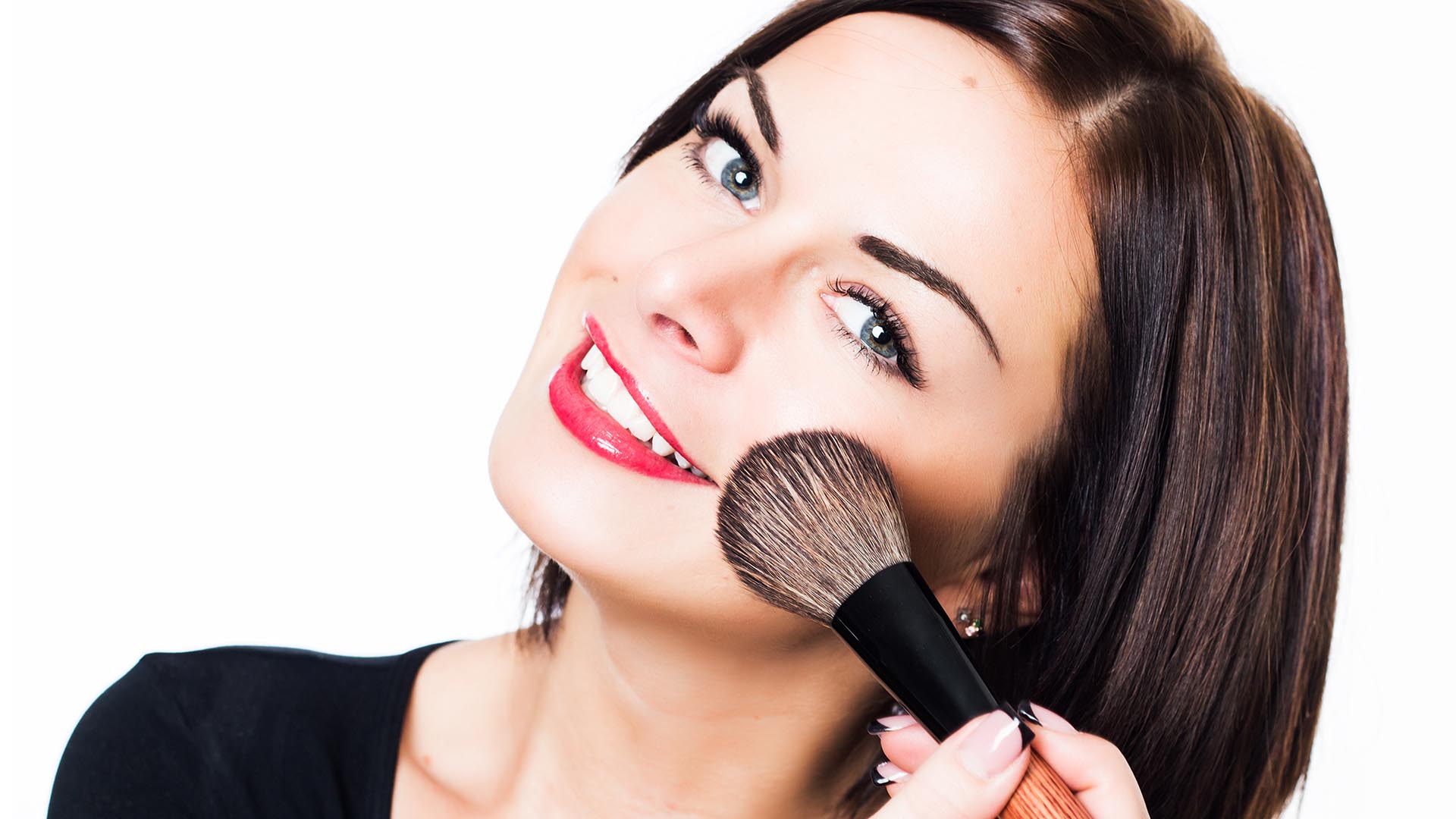 Entérate de cómo hacer un hermoso maquillaje sencillo paso a paso