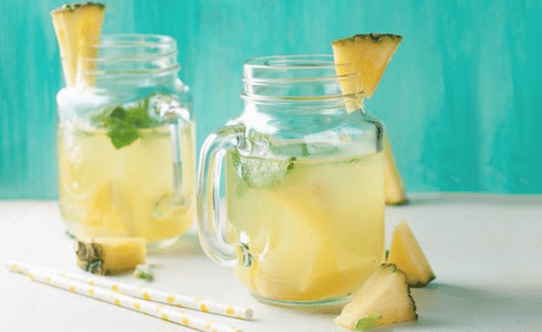 ¡8 razones por las cuales debes tomar agua de piña!