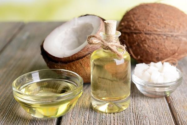 beneficios del aceite de coco para el cabello